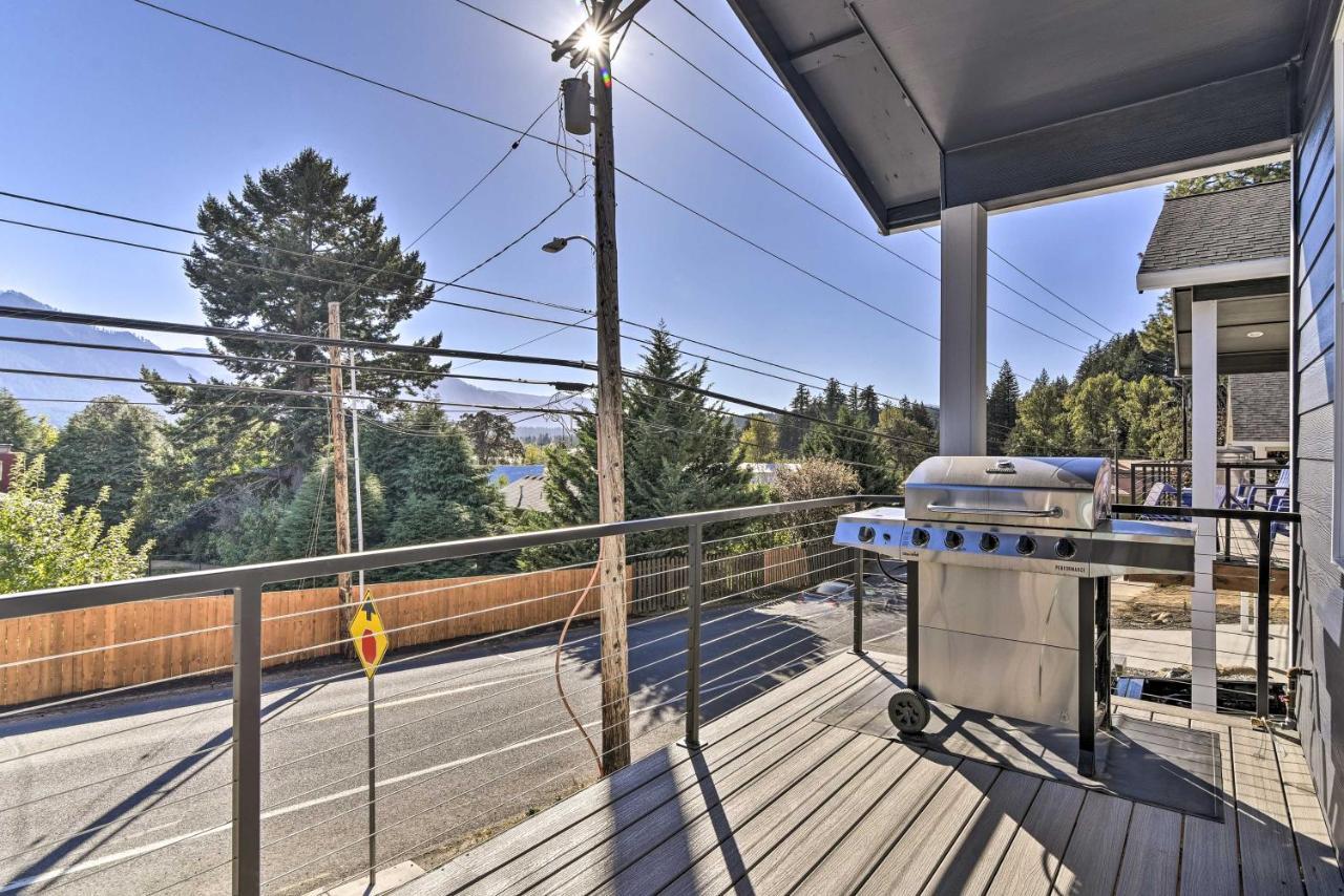 Stunning Stevenson Retreat With Mountain Views! Villa Exterior photo
